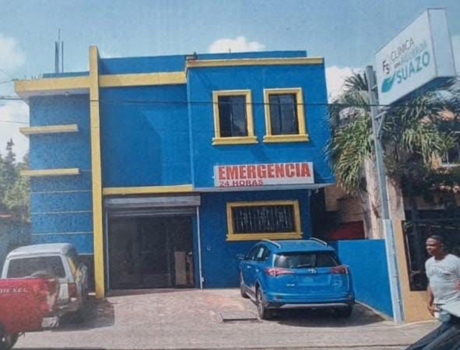 Fachada de la Clínica Figueroa Suazo en Villa Mella